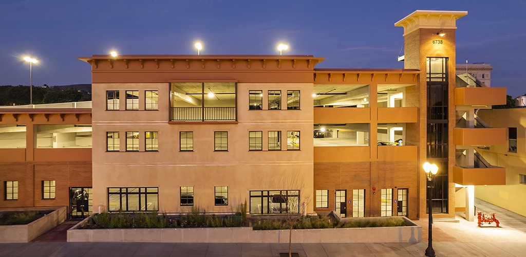 Slideshow image for Whittier Uptown Parking Structure