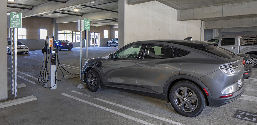 Slideshow image for Whittier Uptown Parking Structure