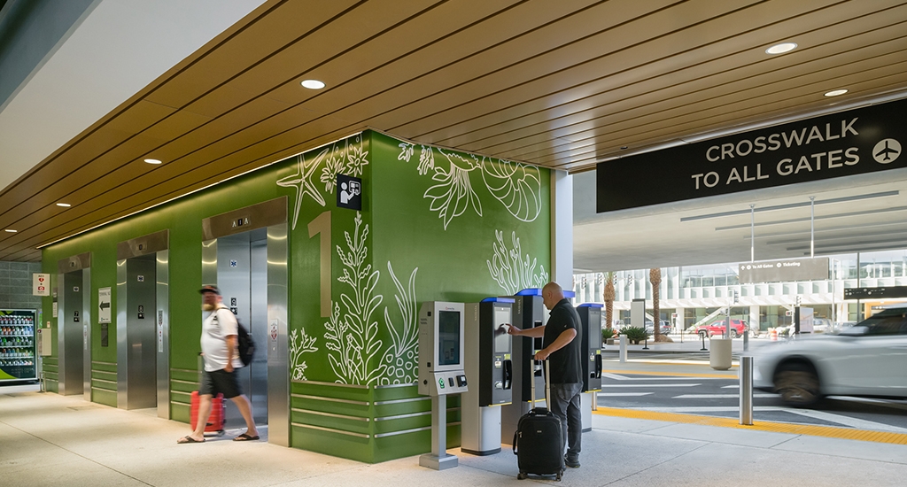 Slideshow image for San Diego International Airport Terminal 1 Parking Plaza