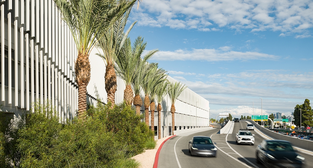 Slideshow image for San Diego International Airport Terminal 1 Parking Plaza
