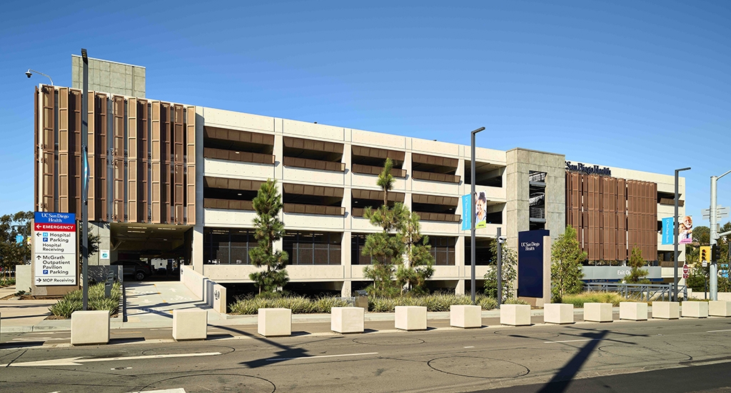 Slideshow image for UC San Diego Health Hillcrest Medical Center Parking Structure