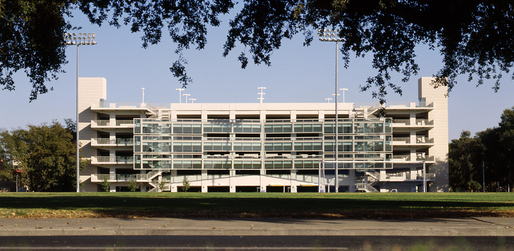 Slideshow image for UC Davis West Entry Parking Structure